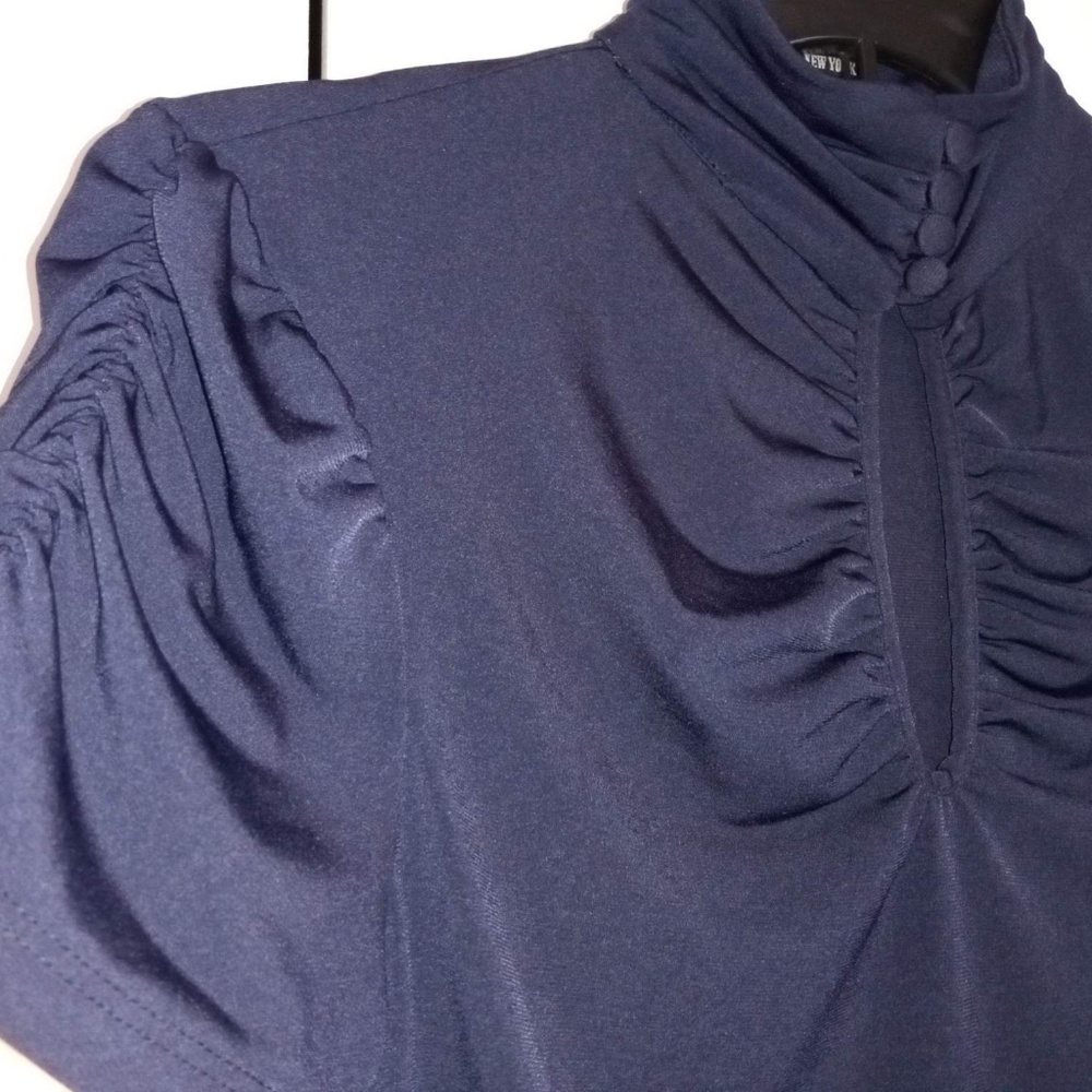 D.F.A. New York Navy Blue Short Sleeve Button High Neck SMALL Keyhole Blouse